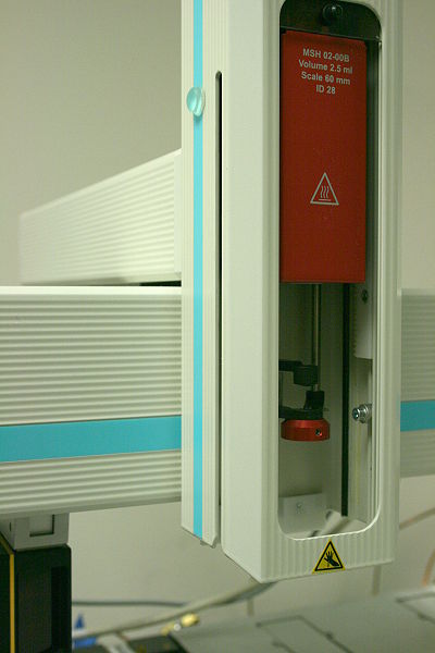 Image:PAL head with magnetic attachment.jpg